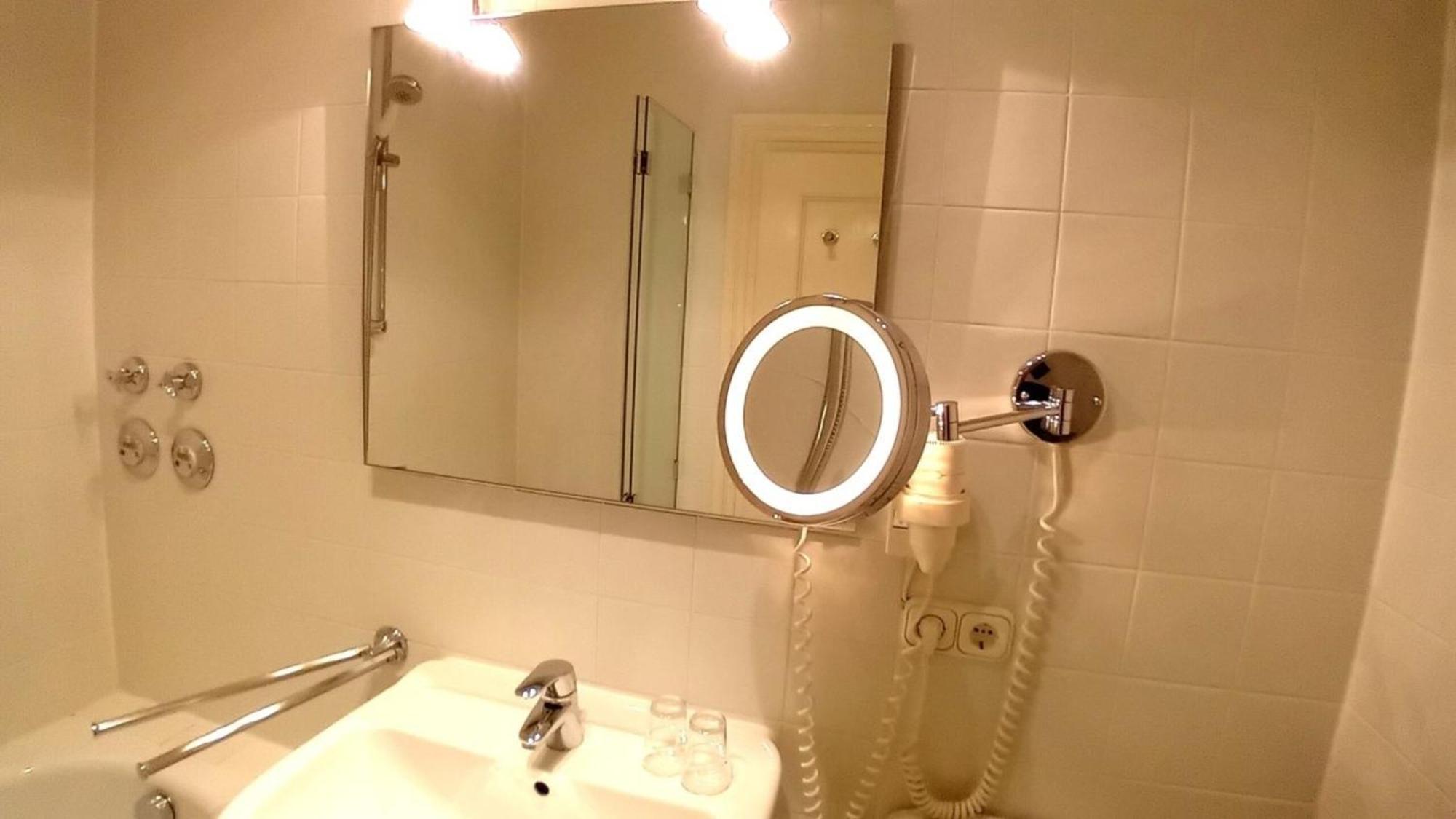 Herrenhaus Appartement 13 Luedersburg ภายนอก รูปภาพ